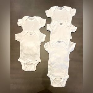 5 Gerber White Onesies Newborn/0-3Months - New without tags